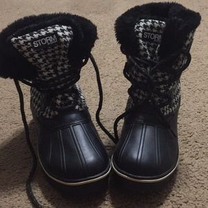 Storm by Cougar duck boots